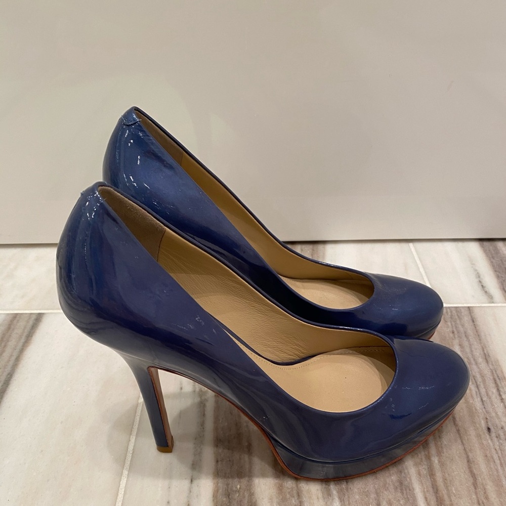 Joan & David Blue patent leather pumps Size 8